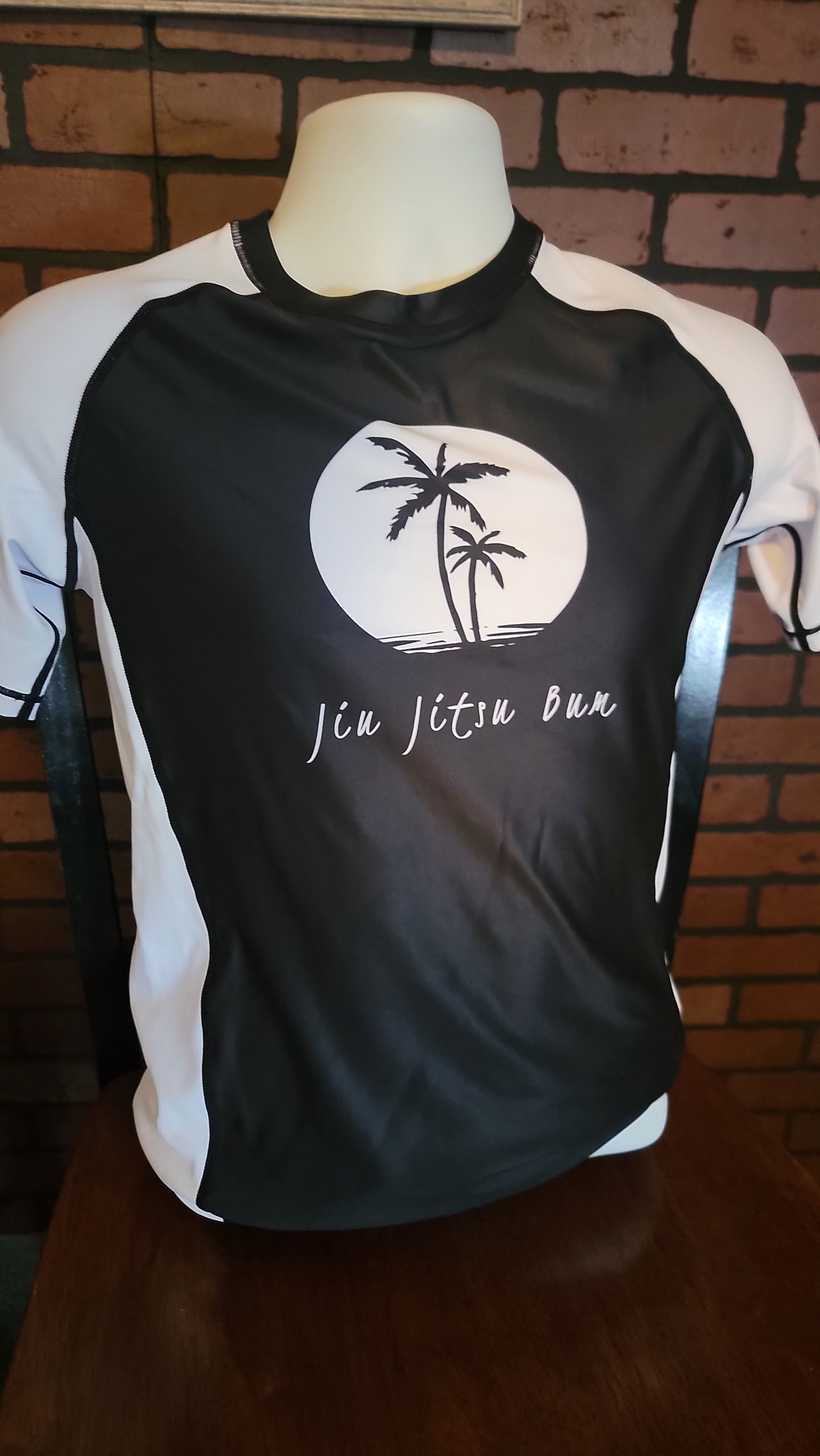 Palm Tree Ranked Rash Guard- white